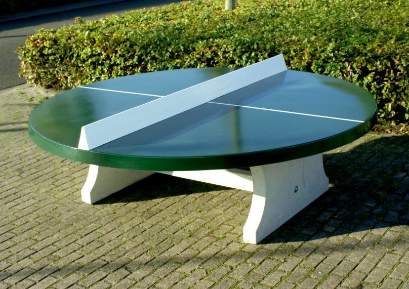 Betonnen pingpongtafel rond in de kleur groen