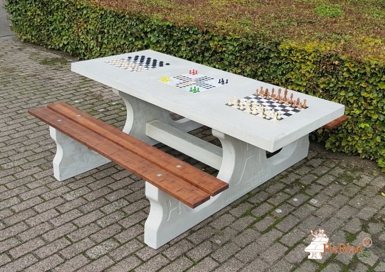 Spieltisch Naturel Beton mit Schach-Dame-Ludo